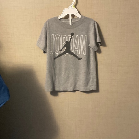 Jordan Kids Gray Short Sleeve Tee - Picture 1 of 5
